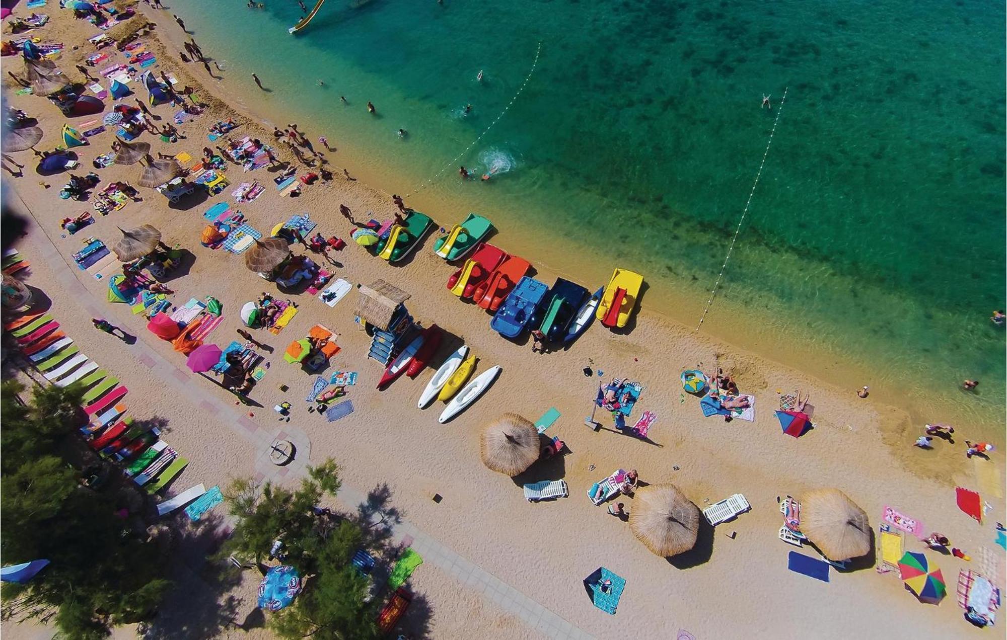Pet Friendly Apartment In Novalja With Kitchen Εξωτερικό φωτογραφία